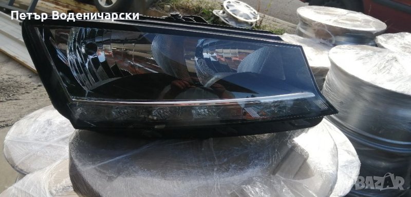 Наличен само десен фар оригинал за Шкода Фабия 3 ЛЕД LED FABIA III HELLA 6V1941016D  Напълно здрав  , снимка 1