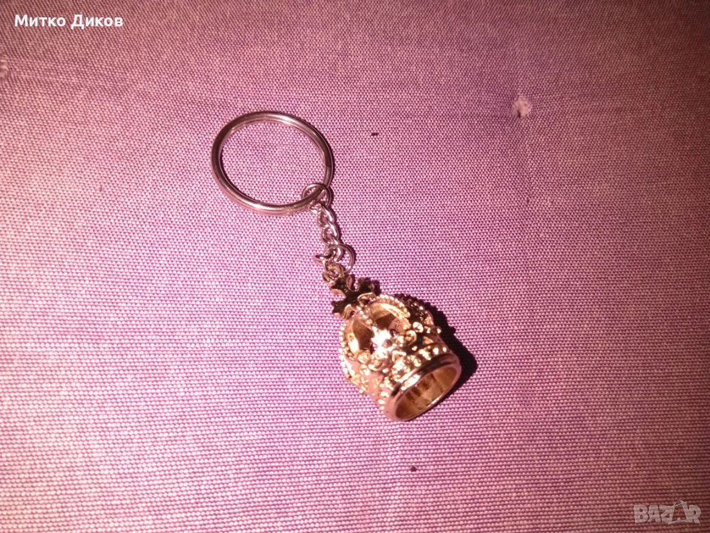 Метален ключодържател корона с кръстче нов, снимка 1