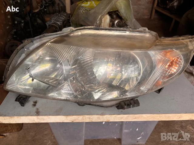 Ляв фар на части за Тойота Корола 2008г