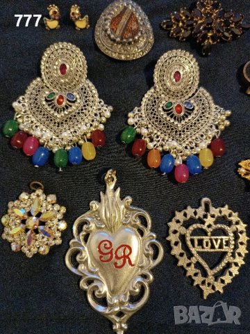 обеци , брошки , пръстен