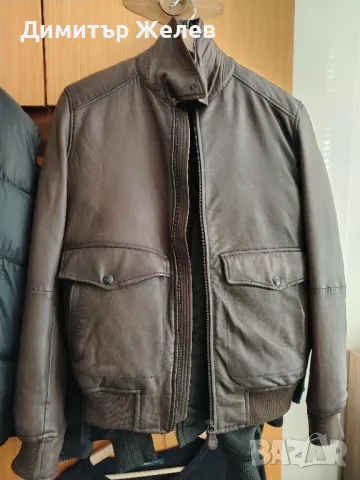 Мъжко кафяво кожено яке. 