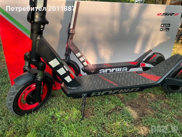 Електрическа тротинетка Aprilia eSR2 перфектно състояние, снимка 4 - Скейтборд, ховърборд, уейвборд - 51211427