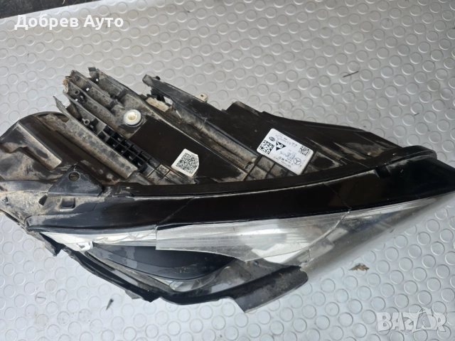 Счупен десен фар за Mercedes GLE Coupe W167 , снимка 2 - Части - 52550882