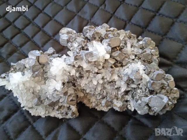 №146,Кварц,Кварцова друза,Кварц със сфалерит,галенит и хлорит,Кристали,Минерали,Родопи,