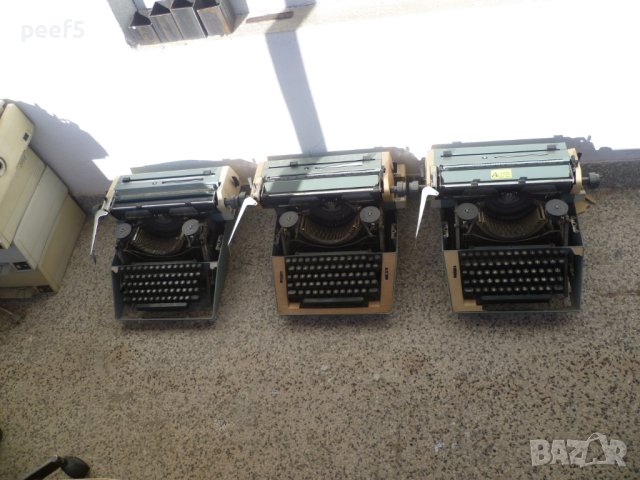 Ретро пишещи машини, снимка 1 - Антикварни и старинни предмети - 43821511