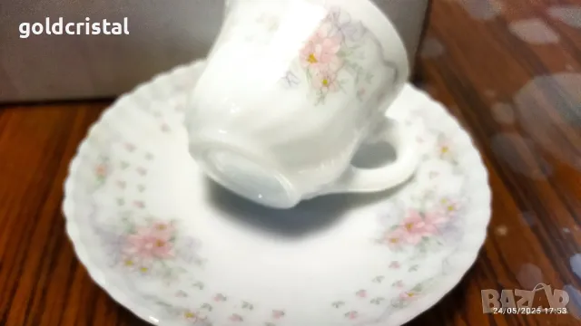 аркопал чаши за кафе и десертни чинии , снимка 3 - Антикварни и старинни предмети - 50415576