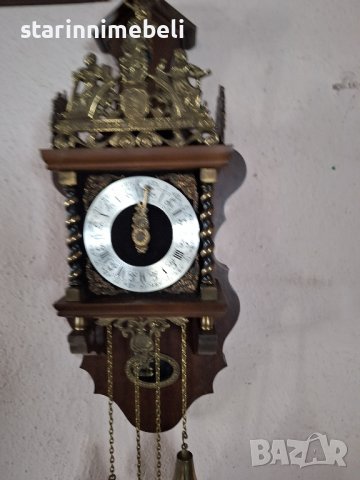 Старинен стенен часовник 
