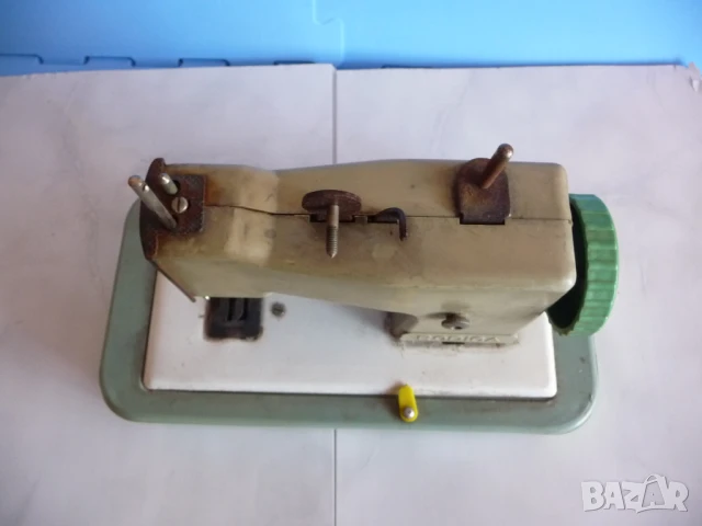 Колекционерска шевна машина Rodica детска , снимка 2 - Антикварни и старинни предмети - 51013960