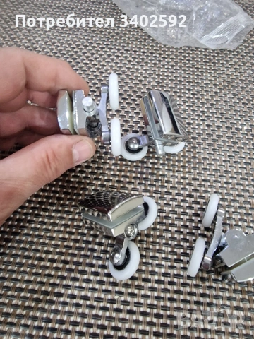 Комплект двойни хромирани ролки за душ кабина., снимка 2 - Врати за баня - 53506013