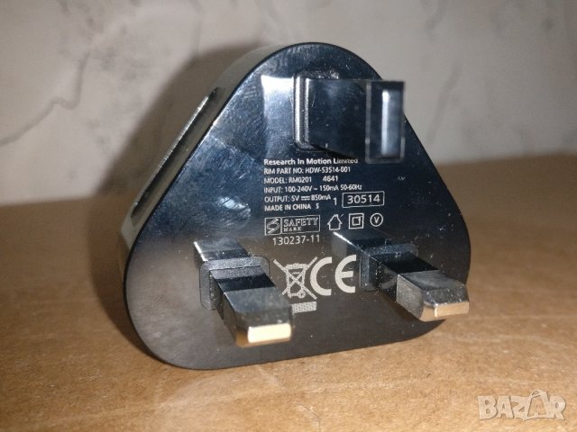 Английско оригинално зарядно за Blackberry, снимка 4 - Оригинални зарядни - 39236156