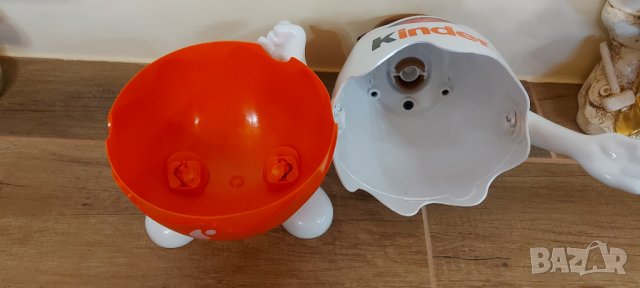 Оригинално огромно празно шоколадово яйце Kinder Surprise, снимка 4 - Колекции - 38098773