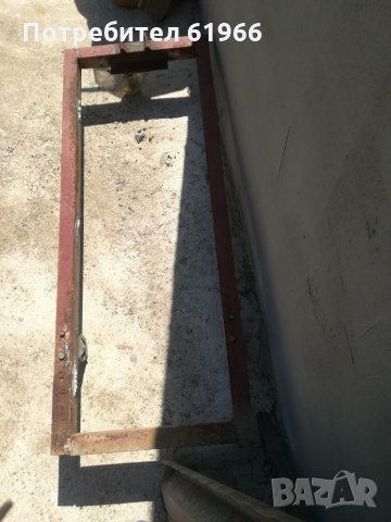 Масивна метална конструкция. 