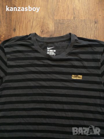 NIKE T-SHIRT FC STRIPE TEE - страхотна мъжка тениска КАТО НОВА, снимка 4 - Тениски - 38107217