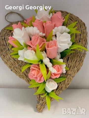 цветя от ароматен глицеринов сапун и Българска роза , снимка 14 - Изкуствени цветя - 43389701