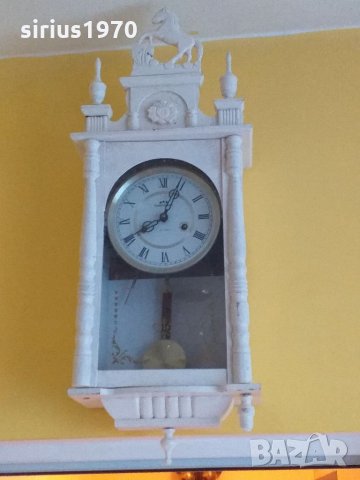 Комодор профилактиран от часовникар стенен часовник