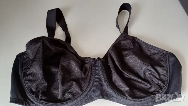 Черен сутиен Triumph 85 D, снимка 1