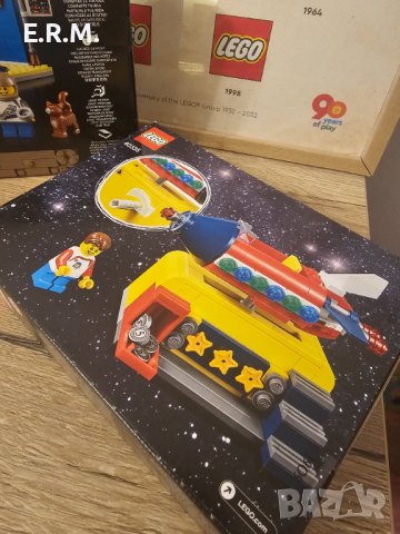 Комплект Lego Ideas GWP Space Set 40335 и 40533 Cosmic cardboard adventure , снимка 3 - Колекции - 43384056