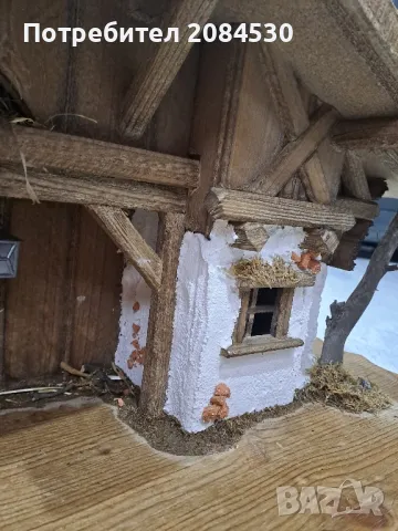 Дървена къща със сцена на Рождество Христово (светеща), снимка 14 - Антикварни и старинни предмети - 48694267