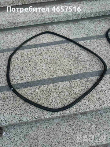 Уплътнение на задна лява врата на Ауди Audi A8 D4 H4 само за 30лв., снимка 2 - Части - 52521257