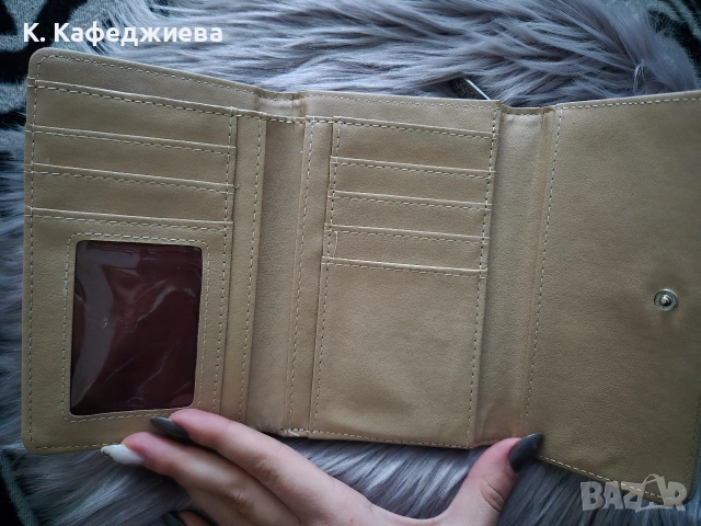 Дамско портмоне Guess, снимка 2 - Портфейли, портмонета - 52562579