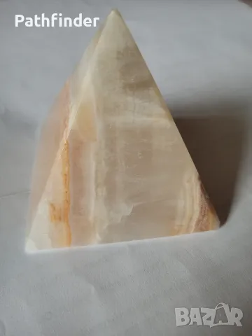 Пирамида от естествен мраморен оникс, снимка 5 - Статуетки - 47981904