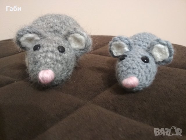 Ръчно плетена мишка Реми, амигуруми играчка, снимка 7 - Плюшени играчки - 27669116