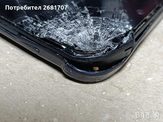 телефон Моторола Е 13, снимка 4 - Motorola - 53393601