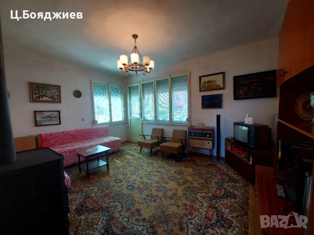 Имот, Топ локация, Двуетажна къща с гараж и самостоятелен двор, Център, гр.Горна Оряховица. , снимка 14 - Къщи - 50683605