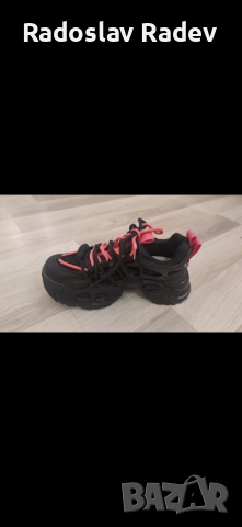 Продавам дамски маратонки чисто нови