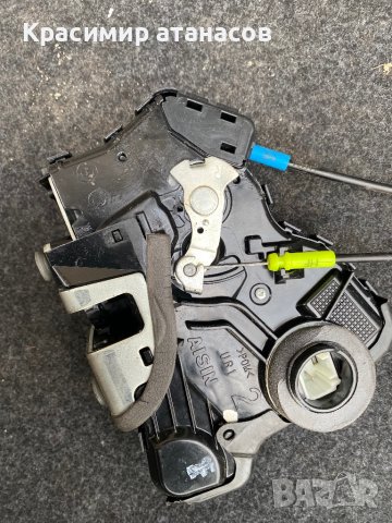 Брава на врата Предна дясна  за Тойота Аурис.A046693, снимка 6 - Части - 44138746