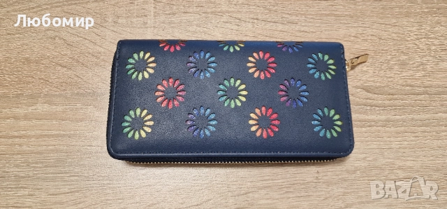 Дамски портфейл