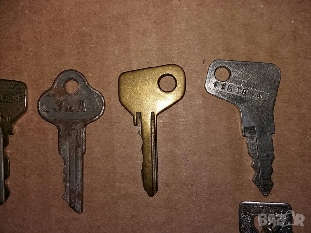 Ключове от стари мотоциклети, автомобили и др., снимка 3 - Други - 10251791