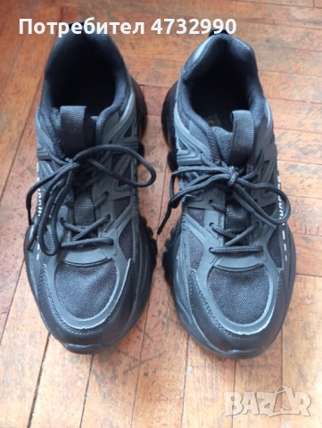 Дамски спортни обувки много удобни , снимка 3 - Маратонки - 53494414