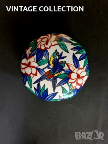 Kутия за бижута порцеланова с цветя и птици многоъгълна, снимка 2 - Антикварни и старинни предмети - 39749248