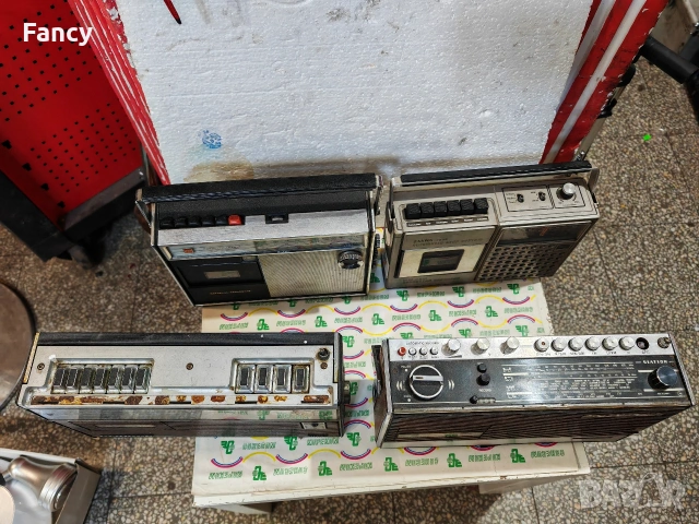 Стари касетофони 4 бр, снимка 10 - Антикварни и старинни предмети - 53179979