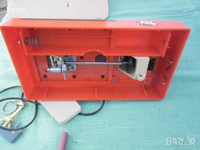 PIKO JUANITA 1970г детска шевна машина, снимка 9 - Други ценни предмети - 35008812