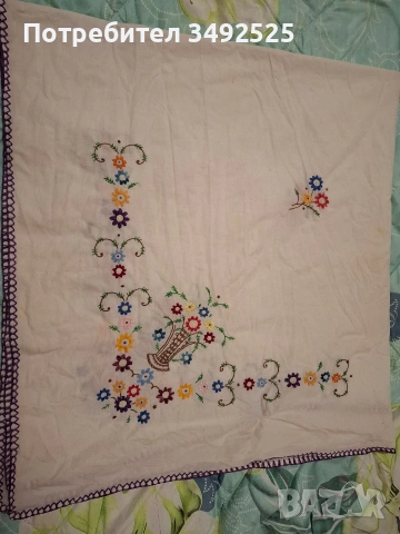 Стара бродирана покривка , снимка 2 - Антикварни и старинни предмети - 53034842