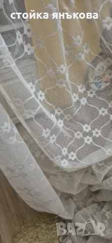 Продавам бяло перде с орнаменти цветя, снимка 3 - Пердета и завеси - 51221493