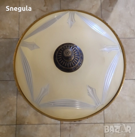 Плафон от резбовано матирано стъкло и месинг, снимка 4 - Лампи за таван - 52918131