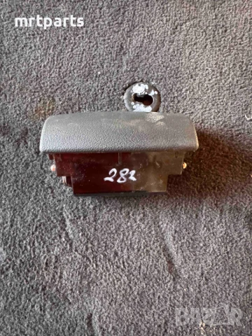 Пепелник за Audi A3 8P-8P0857961, снимка 3 - Части - 50910120