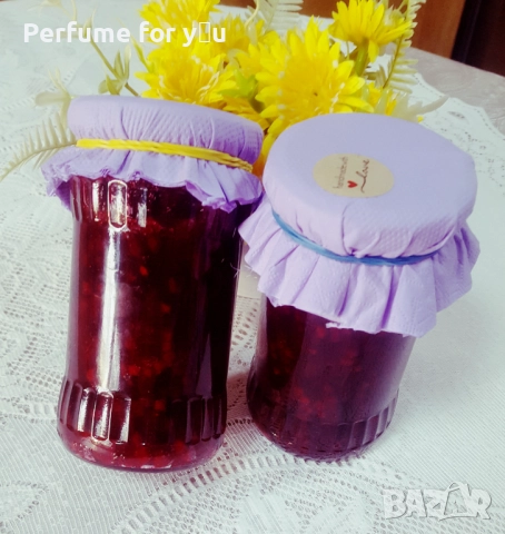 Домашно сладко от червени горски боровинки  