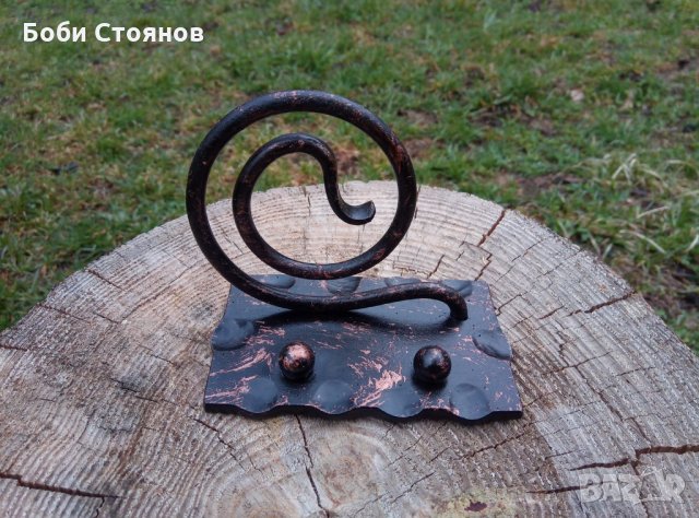 Визитник или стойка за мобилен телефон 