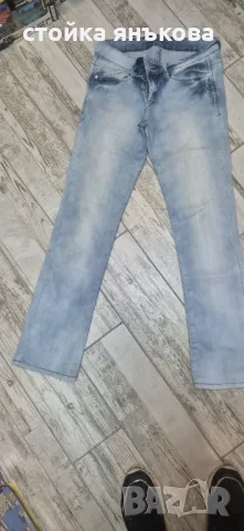 Продавам дамски дънки светли сини еластични., снимка 2 - Дънки - 50266326