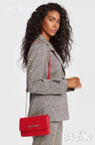 Love Moschino нова оригинална червена дамска чанта , снимка 5 - Чанти - 40080252
