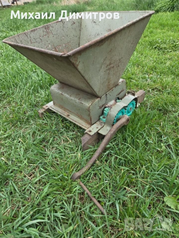 Стара гроздемелачка , снимка 2 - Други стоки за дома - 50473968