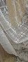 Продавам бяло перде с орнаменти цветя, снимка 3