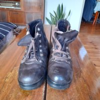 Стари туристически обувки Младост, снимка 1 - Антикварни и старинни предмети - 43170438