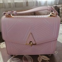 Нова дамска чанта, снимка 1 - Чанти - 38322309