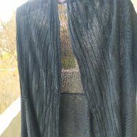 Машинно плетена черна жилетка с разчупени форми + подарък блузка, снимка 2 - Жилетки - 39556666