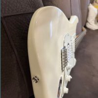 Китара Fender Stratocaster, снимка 8 - Китари - 42962644